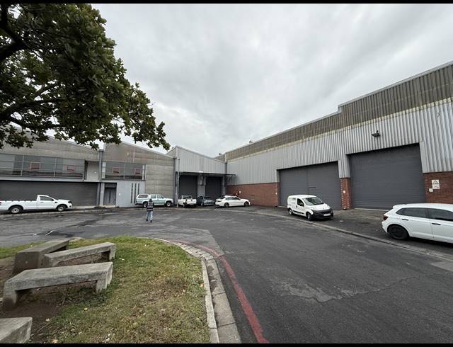 5,552M² WAREHOUSE TO LET IN EPPING INDUSTRIAL
